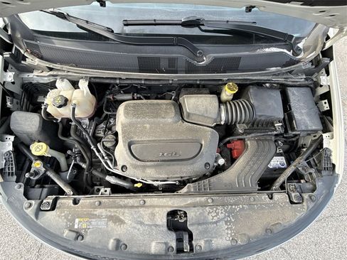 Used 2020 Chrysler Pacifica Touring-L w/ Advanced Safetytec Group image 17