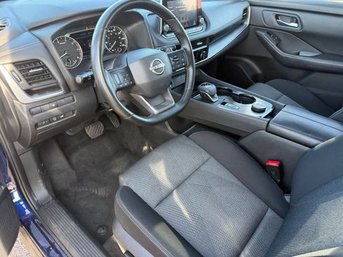Used 2025 Nissan Rogue SV AWD/4WD image 16