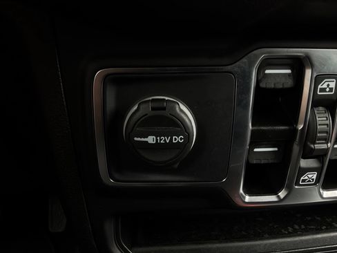 Used 2025 Jeep Wrangler Unlimited Sport AWD/4WD image 20