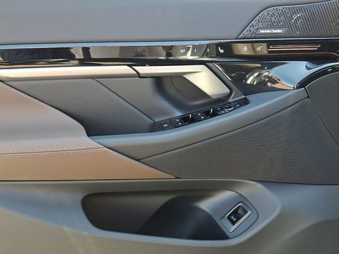 New 2026 BMW 530i xDrive AWD/4WD image 12