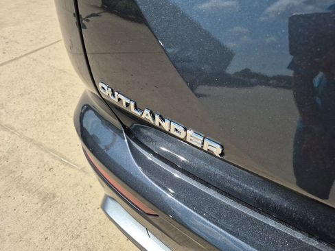 New 2025 Mitsubishi Outlander SE FWD image 55