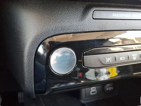 Used 2026 Ford Escape Platinum w/ Premium Technology Package image 24