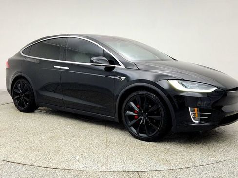 Used 2018 Tesla Model X P100D image 3