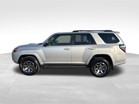 Used 2024 Toyota 4Runner TRD Off-Road image 2