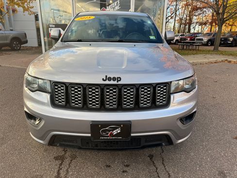 Used 2018 Jeep Grand Cherokee Altitude image 3