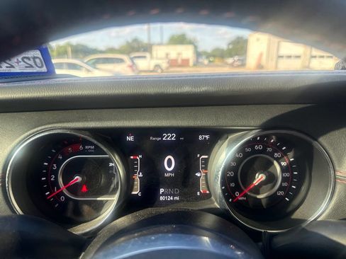 Used 2021 Jeep Gladiator Rubicon AWD/4WD image 15