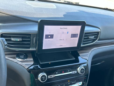 Used 2023 Ford Explorer Limited w/ Equipment Group 301A image 47