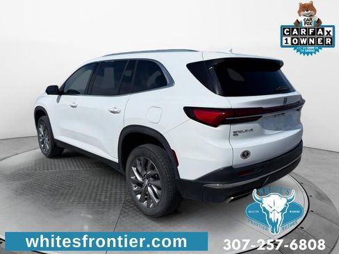 Used 2025 Buick Enclave Preferred AWD/4WD image 3