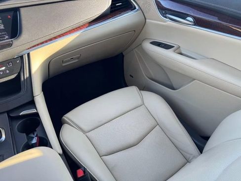 Used 2018 Cadillac XT5 Luxury w/ Driver Awareness Package image 16