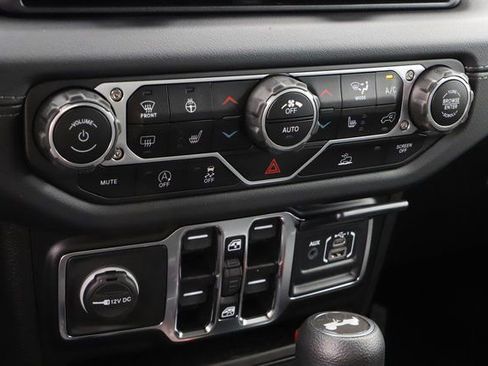 New 2024 Jeep Wrangler Sahara w/ Technology Group image 31