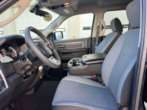 Used 2024 RAM 1500 Classic SLT AWD/4WD image 15