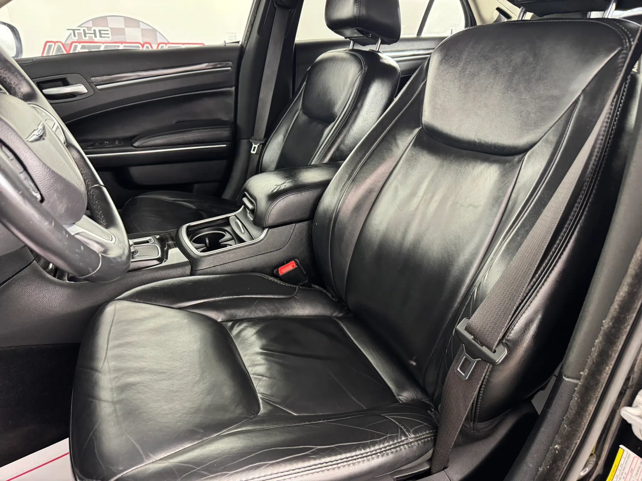 Used 2016 Chrysler 300 Limited AWD/4WD image 31