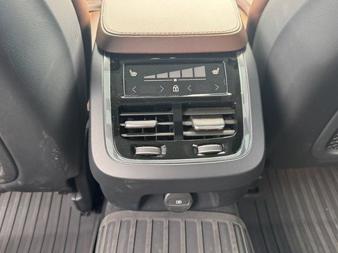 Used 2023 Volvo V90 B6 Cross Country Ultimate AWD/4WD image 17