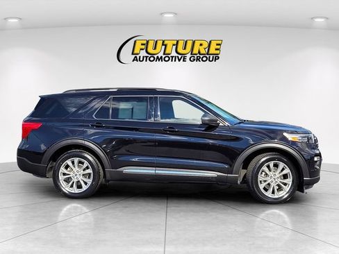 Used 2021 Ford Explorer XLT w/ Equipment Group 202A image 6