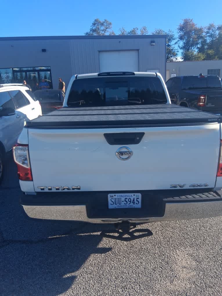 Used 2017 Nissan Titan SV AWD/4WD image 4