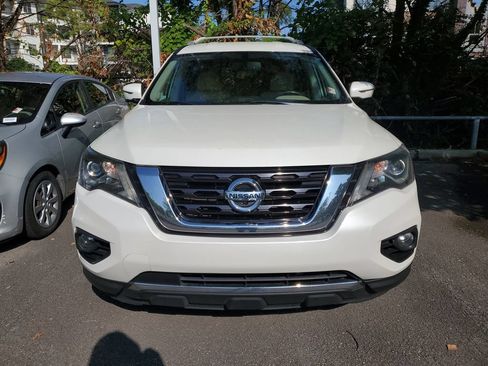 Used 2017 Nissan Pathfinder SL w/ SL Tech Package FWD image 3