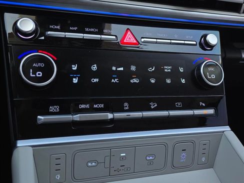 Used 2025 Hyundai Santa Fe Calligraphy image 22