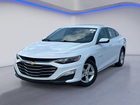 Used 2024 Chevrolet Malibu LS w/ Driver Confidence Package FWD image 2