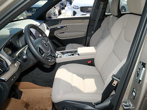 New 2026 Volvo XC90 T8 Plus w/ Protection Package Premier image 14