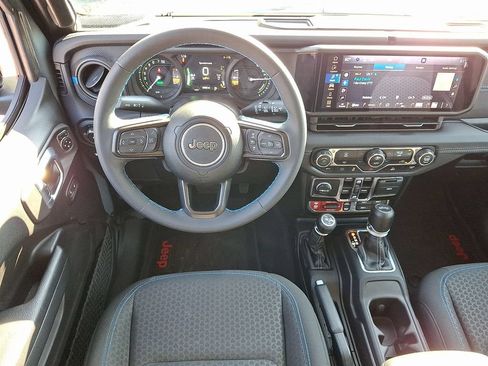 Used 2024 Jeep Wrangler Unlimited Rubicon 4xe AWD/4WD image 11