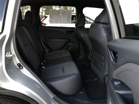 Used 2025 Subaru Forester Premium image 33