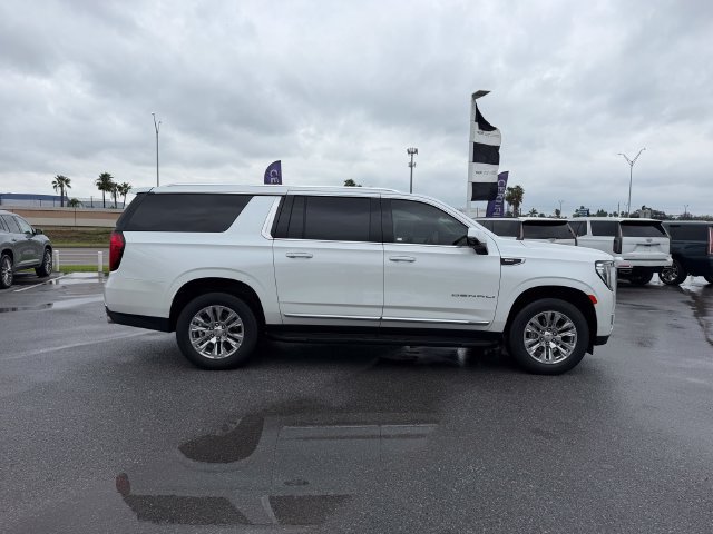 Used 2024 GMC Yukon XL Denali AWD/4WD image 4