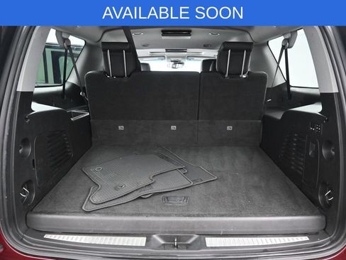 Used 2018 Chevrolet Suburban Premier AWD/4WD image 36