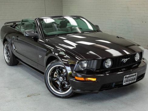 Used 2005 Ford Mustang GT RWD image 7