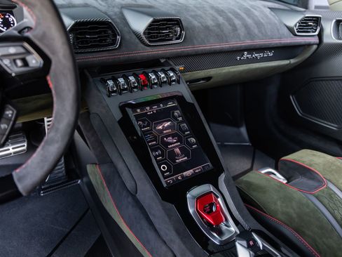 Used 2024 Lamborghini Huracan Sterrato AWD/4WD image 39