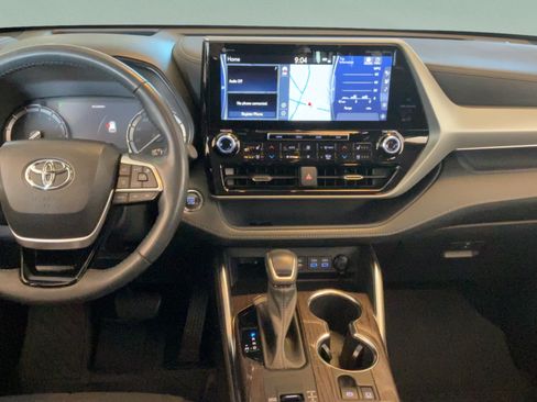 Used 2022 Toyota Highlander Platinum FWD image 24