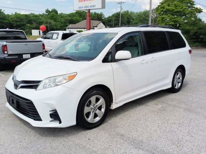 Used 2018 Toyota Sienna LE