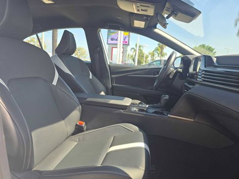 Certified 2025 Toyota Camry SE FWD image 11