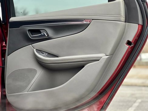 Used 2019 Chevrolet Impala Premier w/ Premier Confidence Package image 18