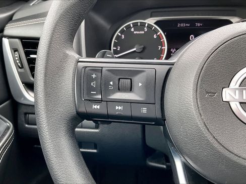 Used 2024 Nissan Rogue SV image 24