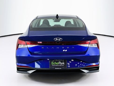 Used 2022 Hyundai Elantra SEL w/ Convenience Package FWD image 7