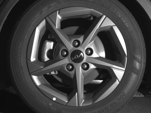 Used 2025 Kia K4 LXS image 12