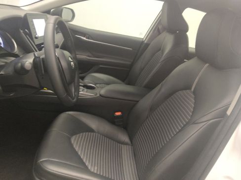 Used 2022 Toyota Camry SE FWD image 17