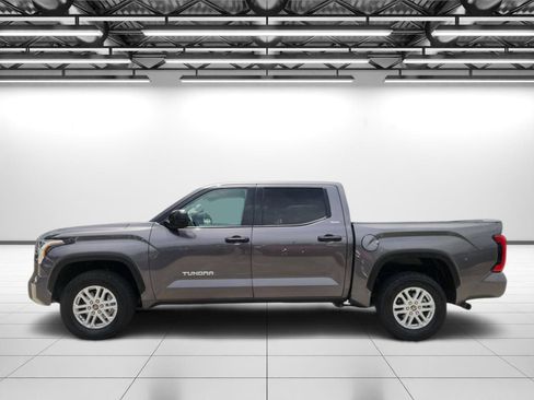 Used 2022 Toyota Tundra SR5 AWD/4WD image 6