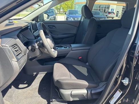Used 2023 Nissan Rogue S AWD/4WD image 9