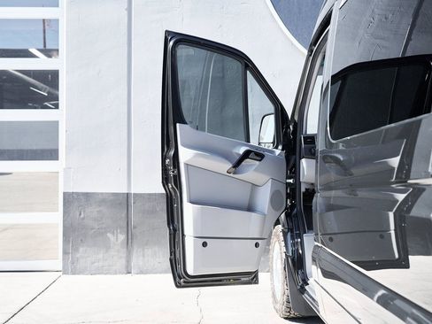 Used 2017 Mercedes-Benz Sprinter 3500 image 20