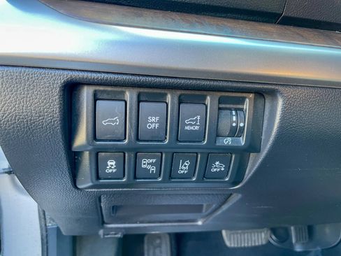 Used 2016 Subaru Outback 3.6R Limited AWD/4WD image 13