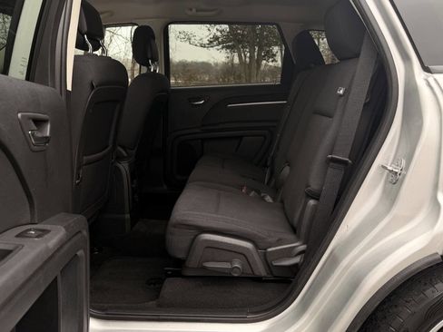 Used 2010 Dodge Journey SXT w/ Flexible Seating Group image 13