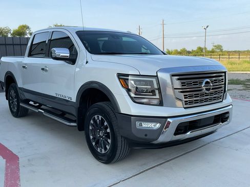 Used 2020 Nissan Titan Platinum Reserve w/ Moonroof Package AWD/4WD image 12