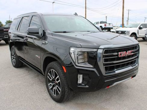Used 2023 GMC Yukon AT4 w/ AT4 Premium Package AWD/4WD image 3