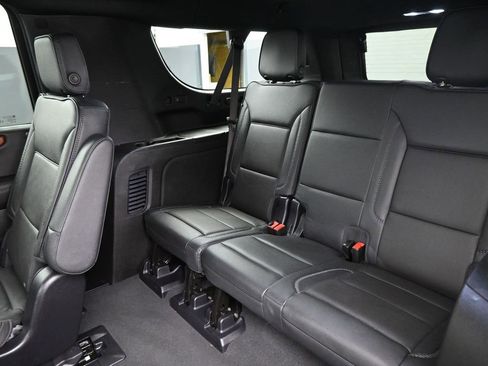 Used 2025 GMC Yukon XL Denali image 21