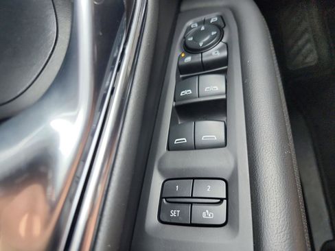 Certified 2024 GMC Yukon XL SLT w/ SLT Premium Package image 22