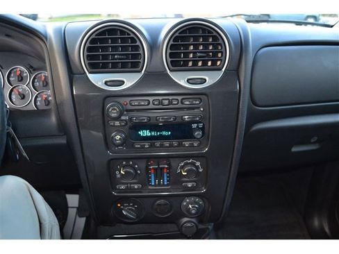 Used 2007 GMC Envoy SLE image 18