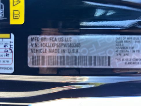 Used 2023 Jeep Wrangler Unlimited Sahara AWD/4WD image 35