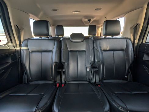 Used 2024 Ford Expedition Max XLT image 30