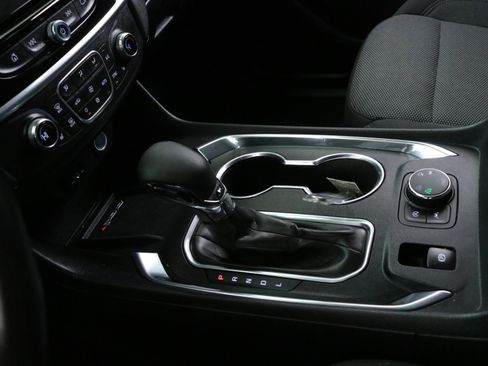 Used 2022 Chevrolet Traverse LT image 19